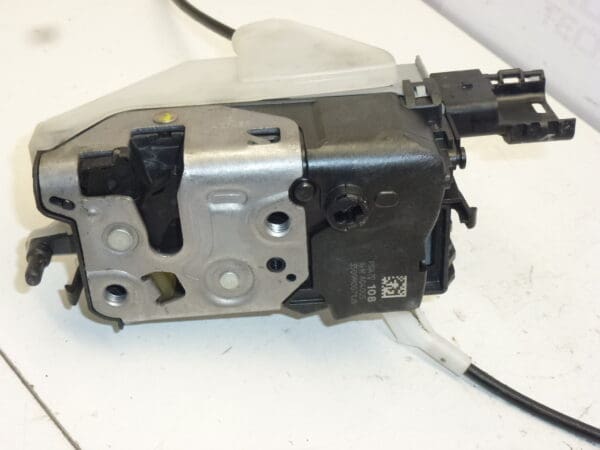 Serrure de porte arrière gauche Peugeot 308 732108 9137V0