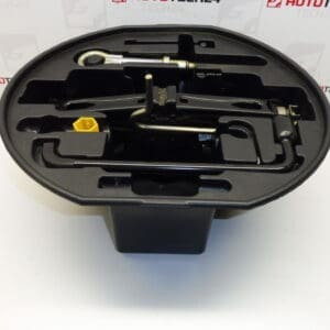 Outil, levier, clé, anneau de remorquage Peugeot 307 673687 672594 671739