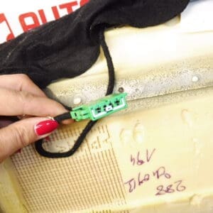 Housse de siège conducteur chauffant Peugeot 308 16104799EY