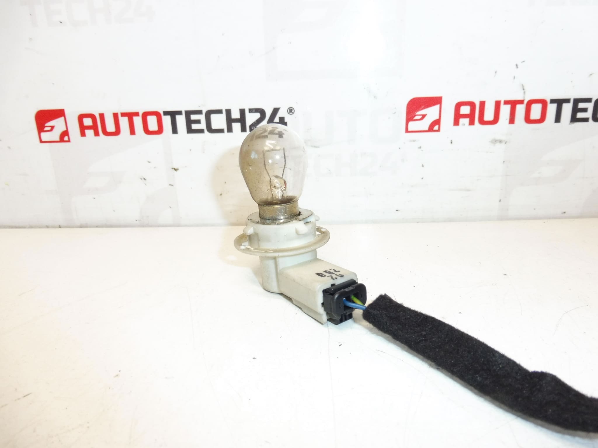 Douille d'ampoule pour feu arrière d'occasion hayon Citroën C4 Picasso 9653547480 6351CC 9653547777 6350CC – Image 2