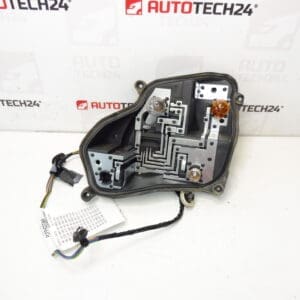 Partie de la lampe droite Peugeot 301 9674807880