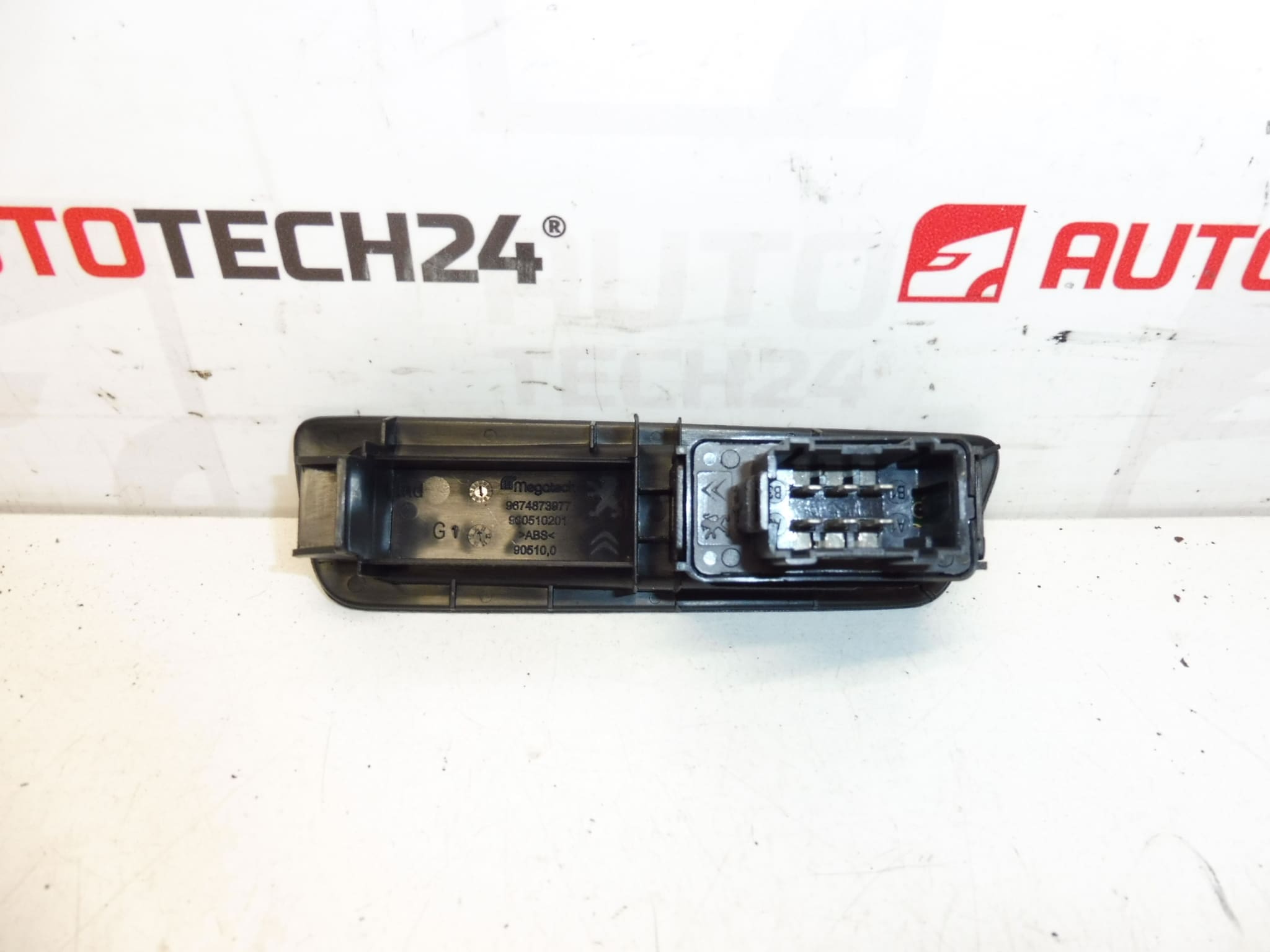 Commande de lève-vitre gauche pour Citroën C-Élysée / Peugeot 301 9674873977 – Image 2