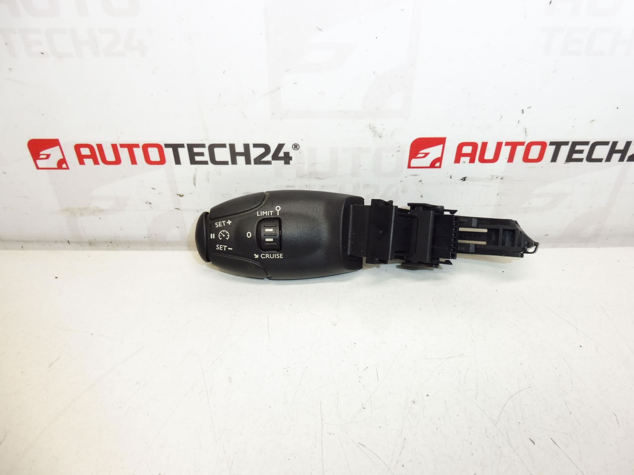 Construction du régulateur de vitesse Citroën Peugeot 96655861xt 6242Z